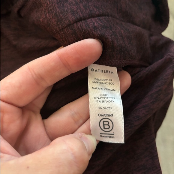 Athleta Pullover Hoodie Burgundy Womens Small Thumb Holes No Drawstring Athletic - Picture 9 of 14